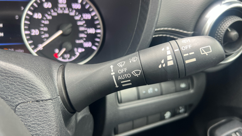 Nissan Juke 1.0 DiG-T 114 N-Connecta 5dr Petrol Hatchback